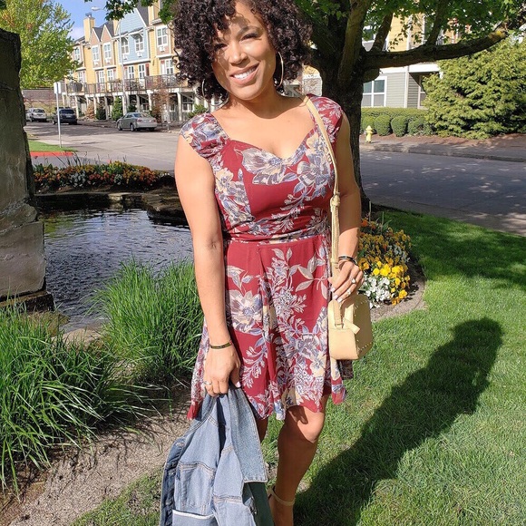 trendy boutique Dresses & Skirts - Wine floral print dress w/a sweetheart neck, New!